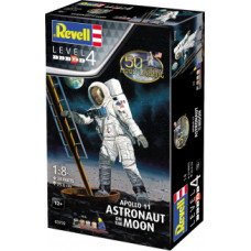 Revell Apollo 11 Astronaut on the Moon 1:8